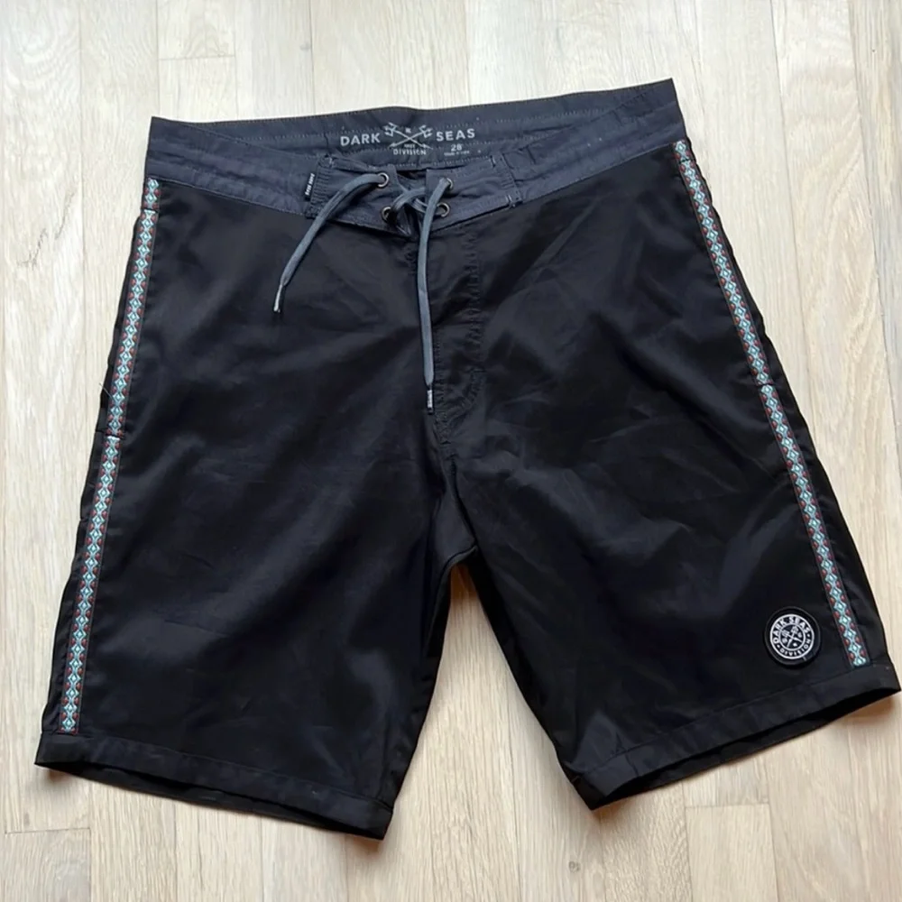 Dark Seas Black Board Shorts Swim Trunks Men's Size 28